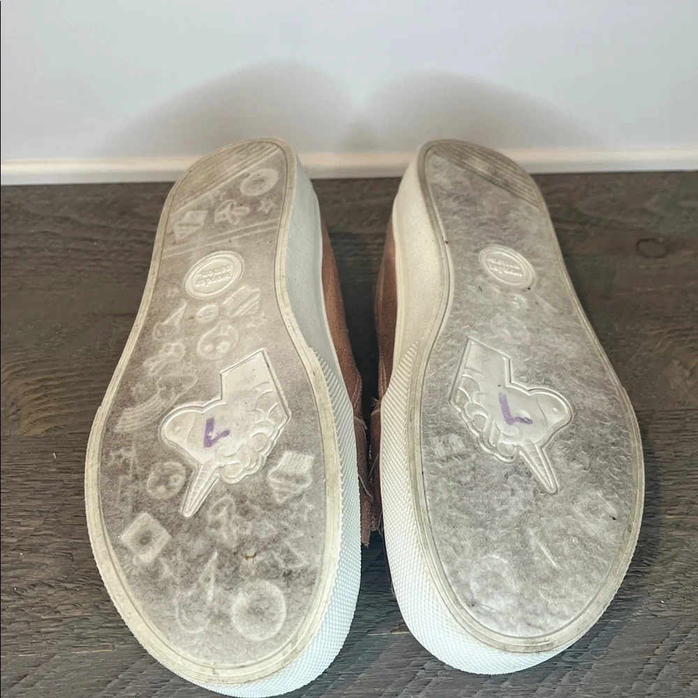 Wonder‎ Nation Rose Gold and White Girls Sneakers with Ruffled Design - Size 5